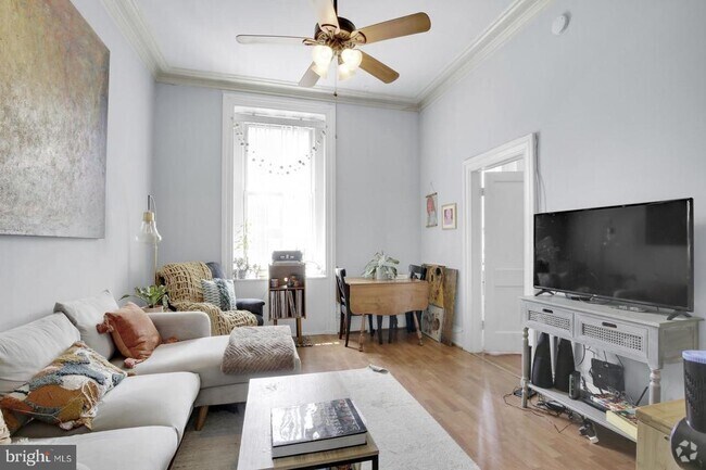Building Photo - 3017 W Girard Ave Unit 2F Rental