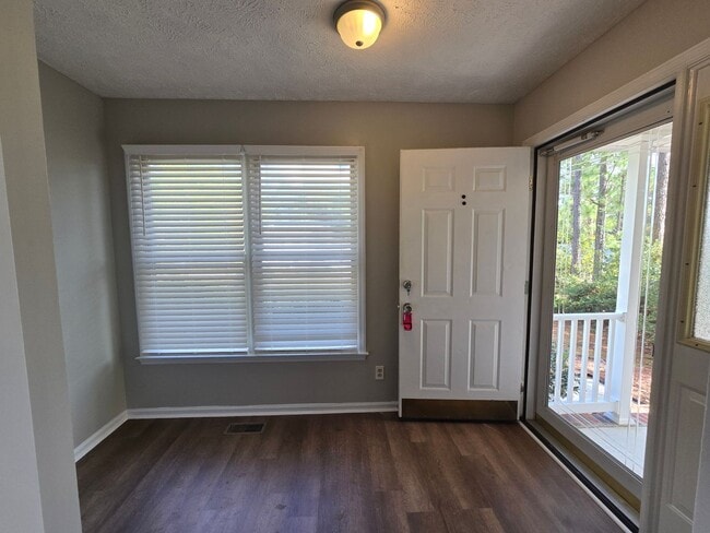 Photo - NEW LISTING!!!!!