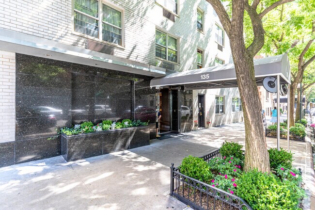 Entrance - 135-145 E 83rd St