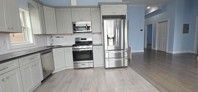 37 Spruce St Unit 5