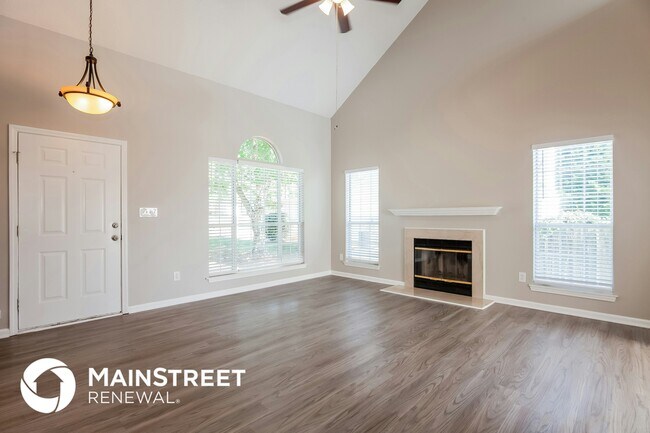 Photo - 5827 Pennycross Ln