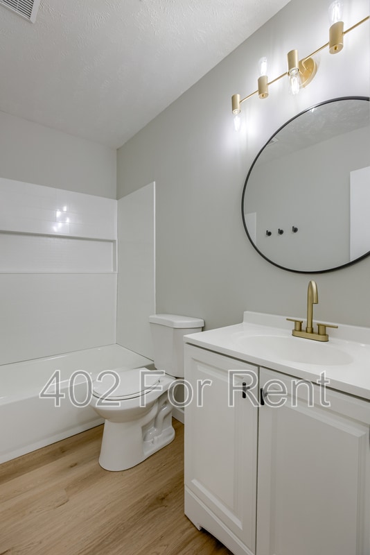 Photo - 4715 Davenport St