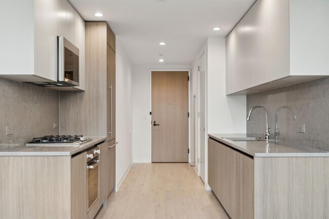 Photo - 151 Bay St Condo Unit 1309