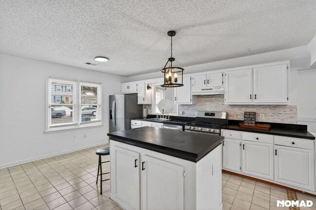 Photo - 102 Oak Glen Rd