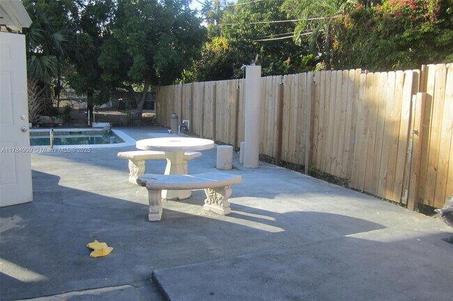 Photo - 2019 Fletcher St Unit 3