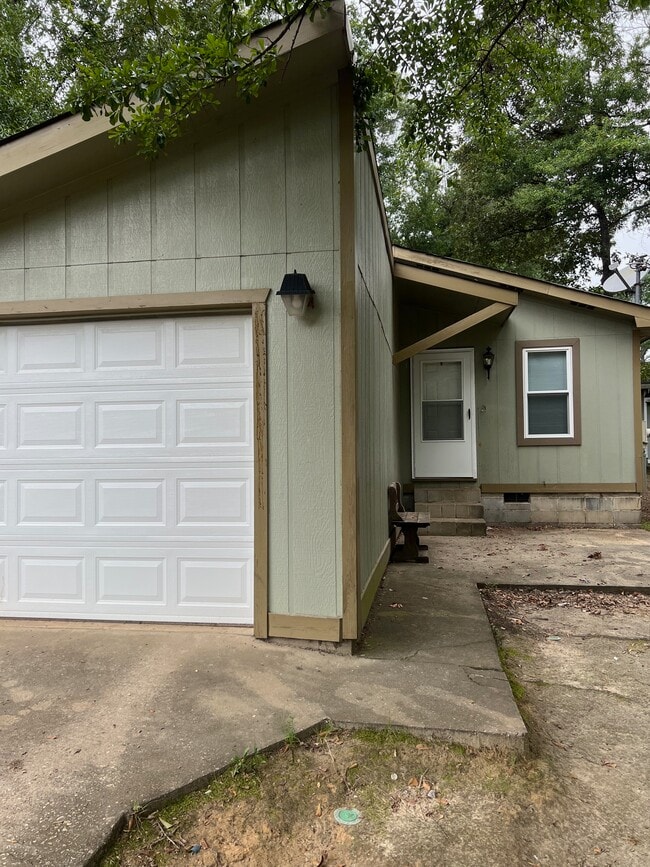 Photo - 110 Silas Ct