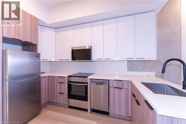 Photo - 169 James St S Unité 604