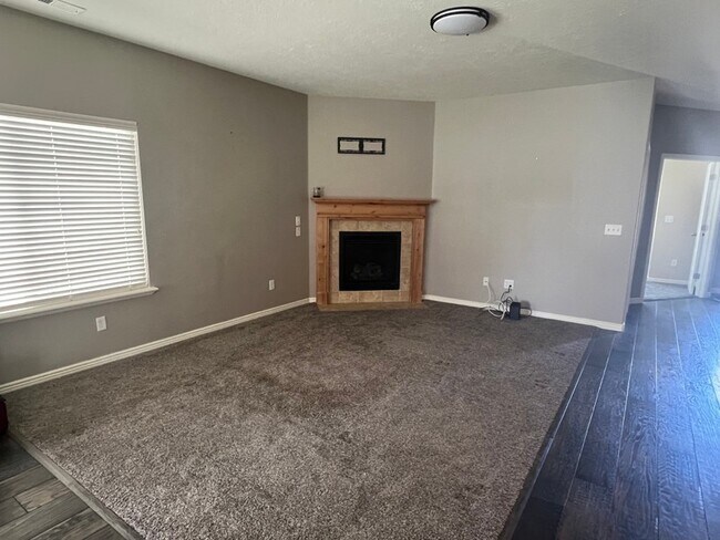 Photo - 761 Oak Green Dr