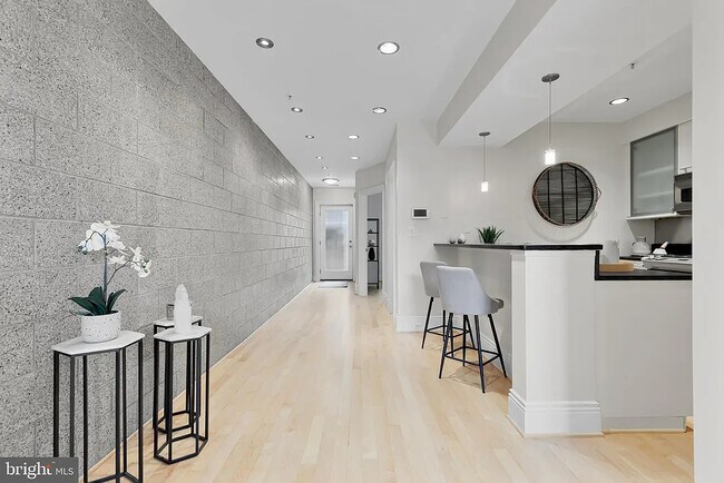 Photo - 1918 12th St NW