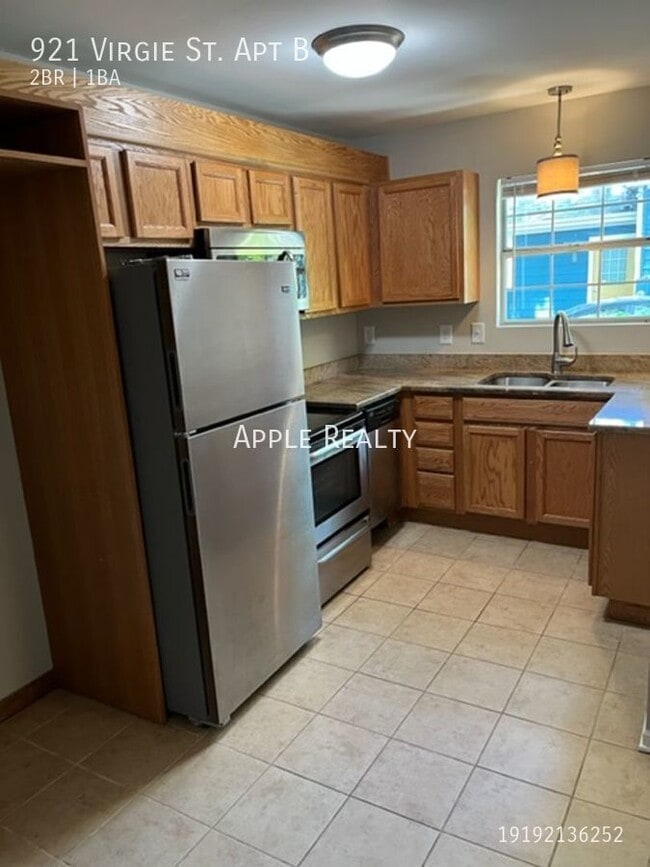 Photo - 921 Virgie St