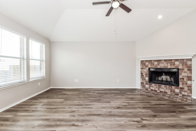 Photo - 2022 Cobblestone Trail