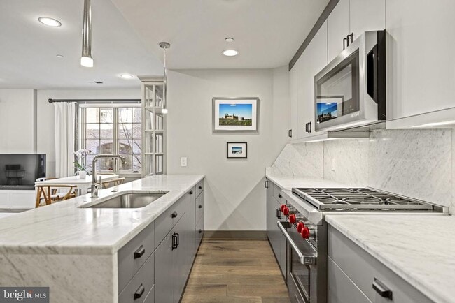 Photo - 3220 Grace St NW Unidad 2