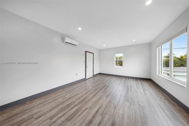 Photo - 1020 SW 23rd Ave Unit 3