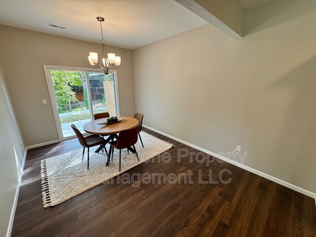 Photo - 801 Highland Dr