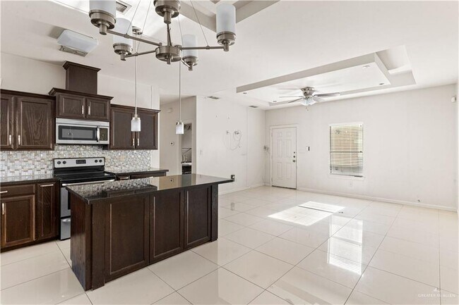 13 West Dr Unit 4