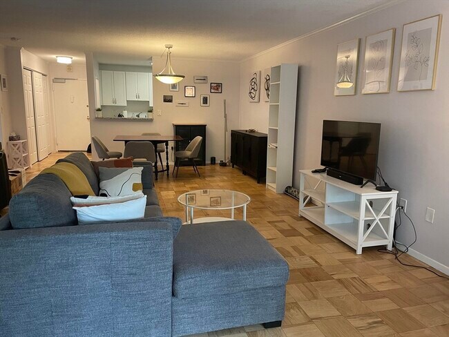Photo - 2 Hawthorne Pl Condo Unit 4H