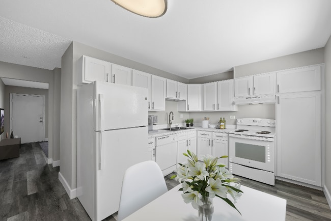 78 W Walnut St Unit 202
