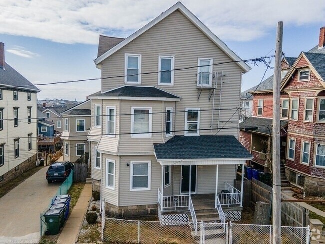 Building Photo - 1029 Plymouth Ave Unit 3 Rental