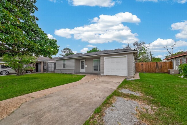 Photo - 1310 Belshire Rd