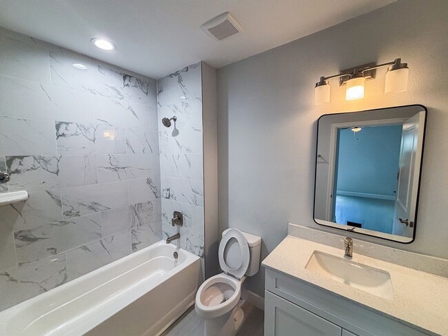 Photo - AMAZING Duplex***** 3 Bedrooms and 2 Bathrooms for unit! Unit 2096