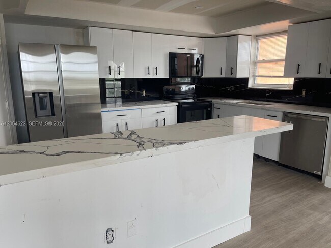 Photo - 1301 NE Miami Gardens Dr Unidad 326W