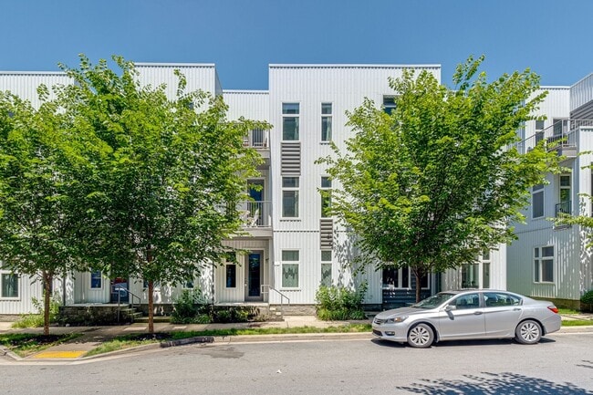 Building Photo - Coming Soon! East Nashville off Gallatin R... Rental