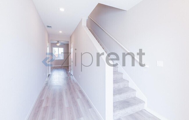 Photo - 2766 Bedell St