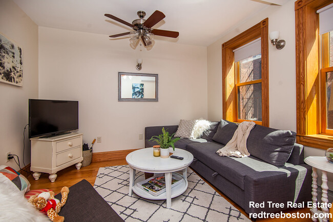 Building Photo - 137 Charles St Unit 2 Rental
