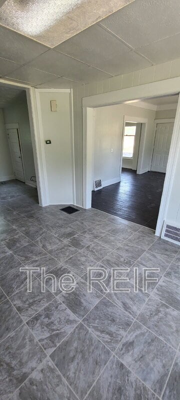 Photo - 1140 Ave B