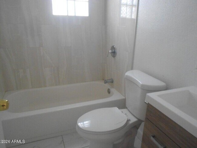 Photo - 1623 E Pinchot Ave