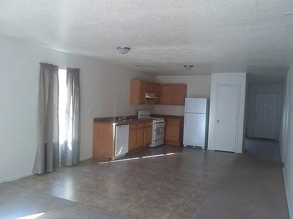 Photo - 10008 Cartagena Ave SW