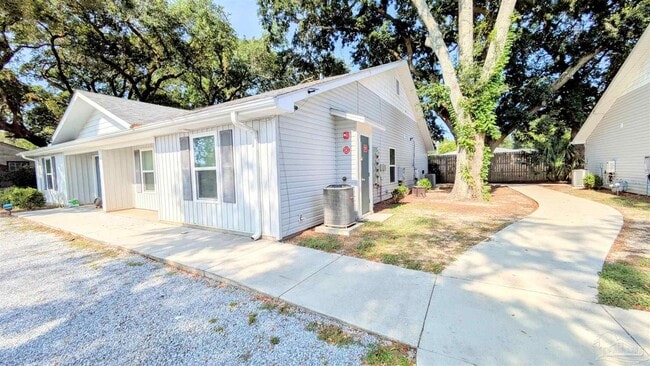 Photo - 313 N Navy Blvd