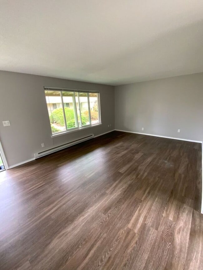 Photo - Mid Tacoma duplex 2bd 1 bath w/ 1 car garage