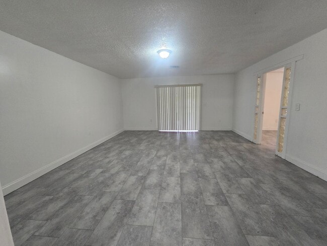 Photo - 3 bed / 2 bath plus den Home in Eatonville