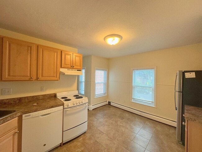 Photo - 213 Beacon St Unit 4