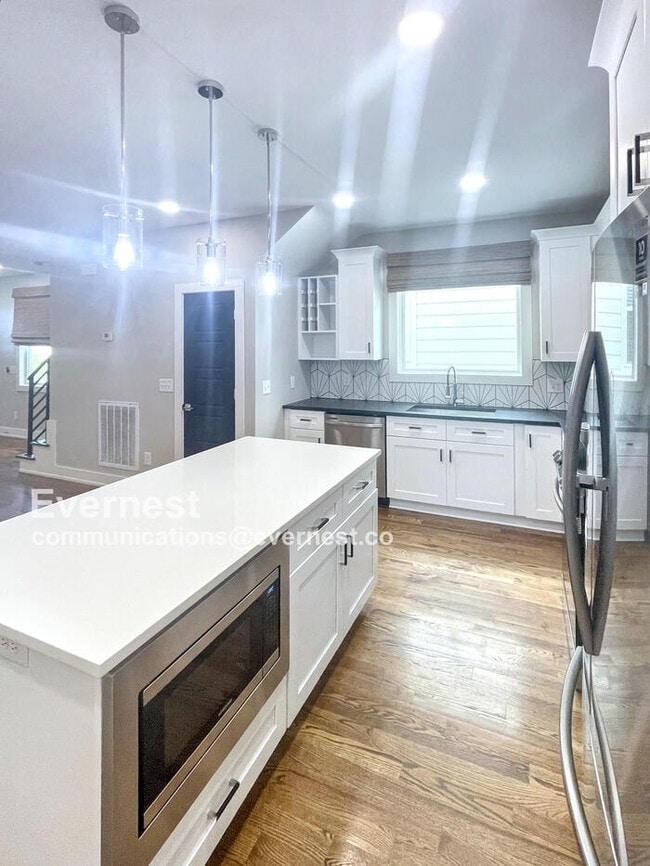 Photo - 2116 Courtney Ave