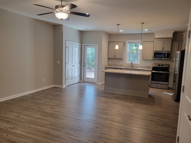 Photo - 106 Blue Bill Wy