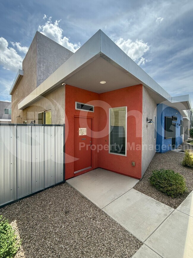 Photo - 833 E Park Modern Dr