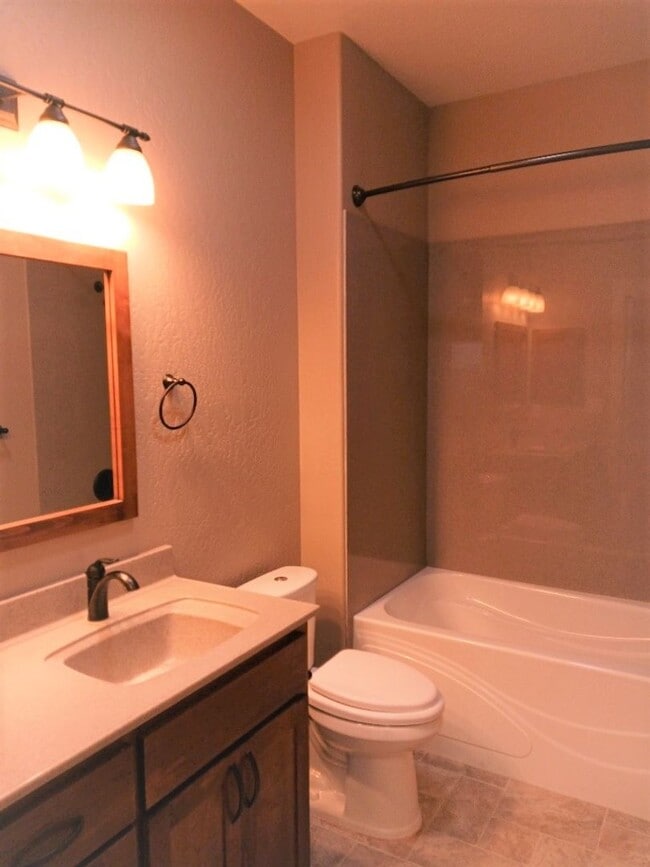 Photo - Charming 2 Bedroom, 2 Bathroom Cottage in Central Point