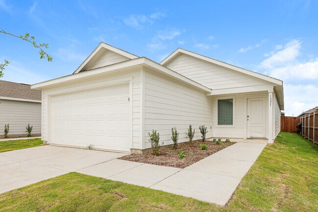 Photo - 1223 Maple St