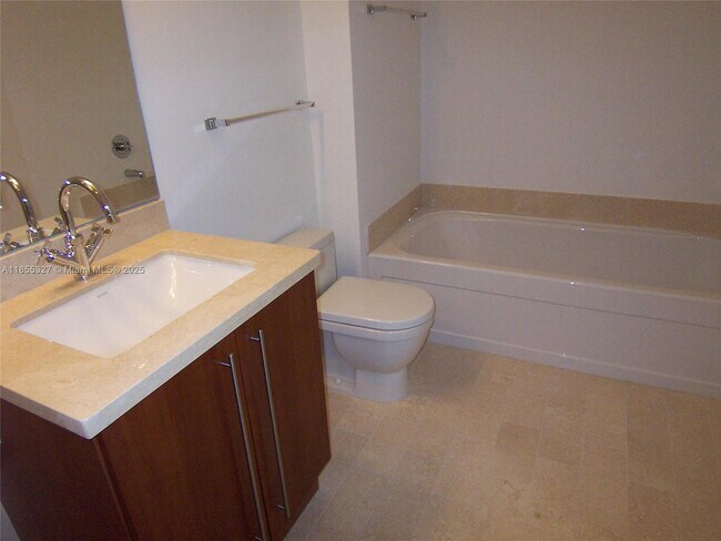 Photo - 1111 SW 1st Ave Unidad 3415-N