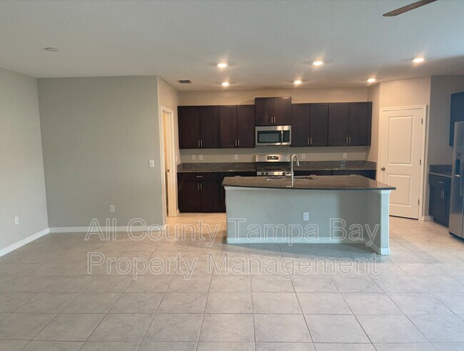 Photo - 5209 Dandelion St