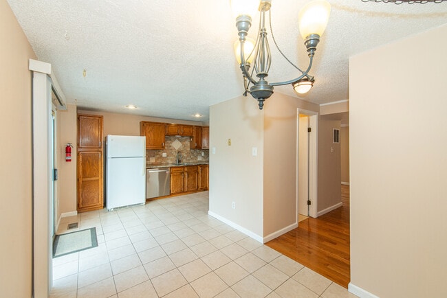 Photo - 8 Constitution Way