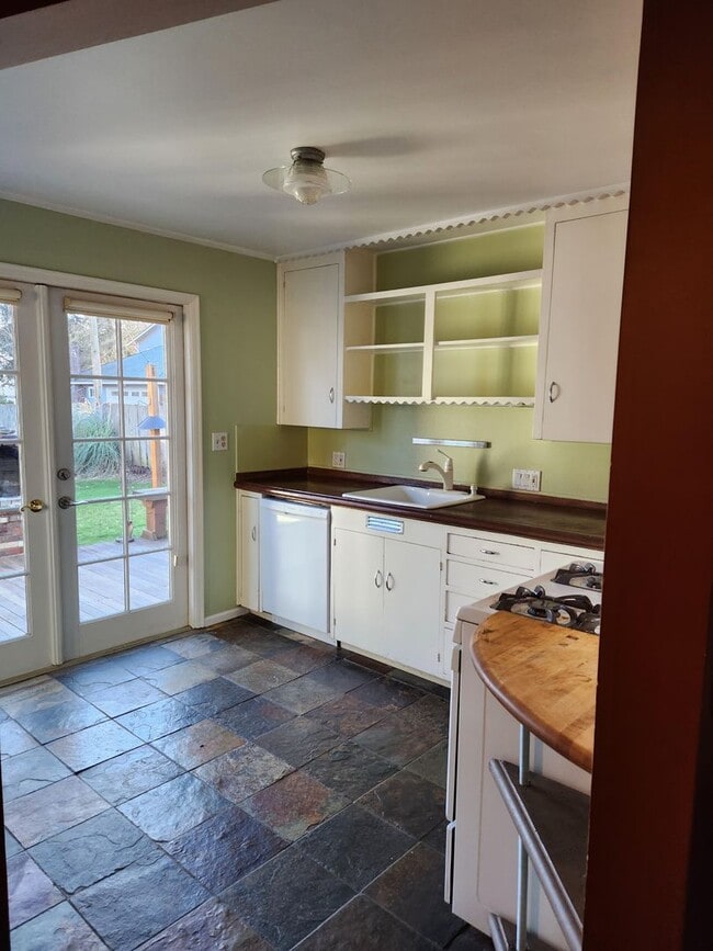 Photo - zoeb01 Unit A