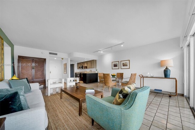 Photo - 555 Crandon Blvd Unidad 53