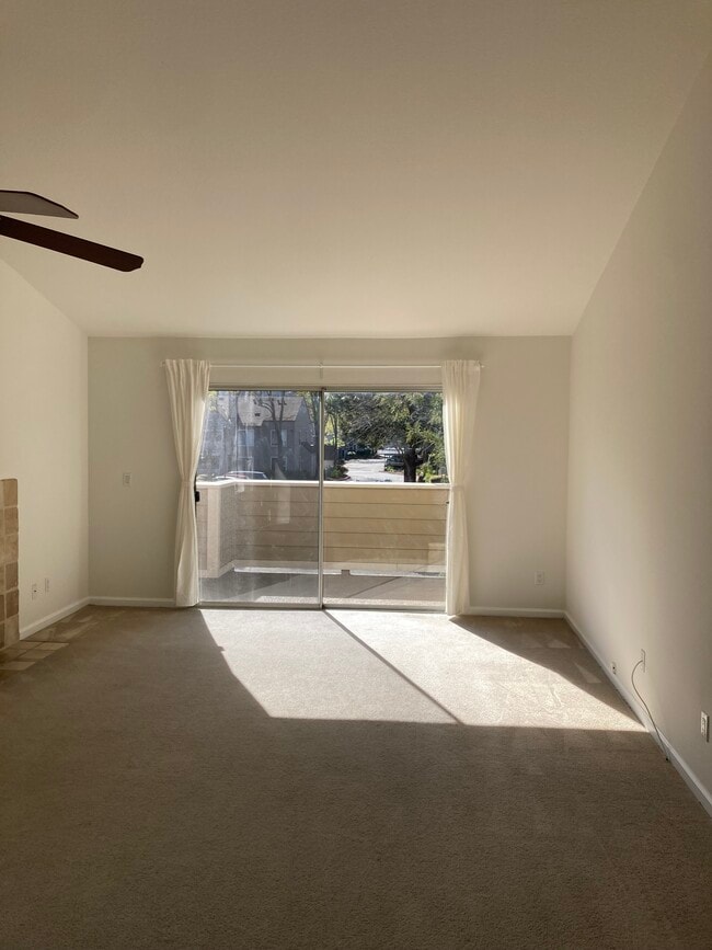 Abundant natural light - 100 Reflections Dr Unit 21