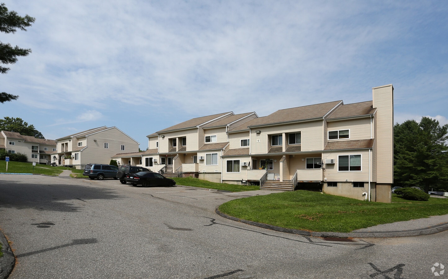 Woodland Hills Apartments - Woodland Hills Apartments