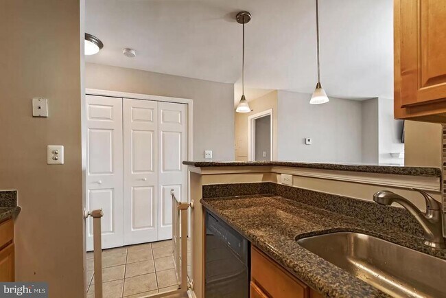 Photo - 3178 Summit Square Dr Unit 3-E3