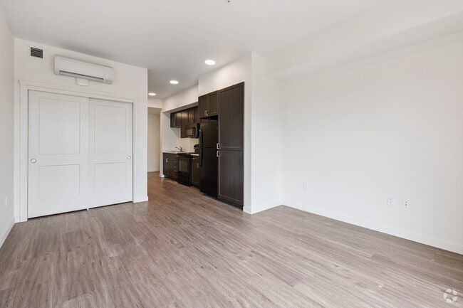 Studio - 435SF