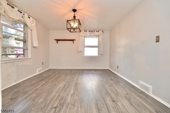 Photo - 25 Glenview Dr